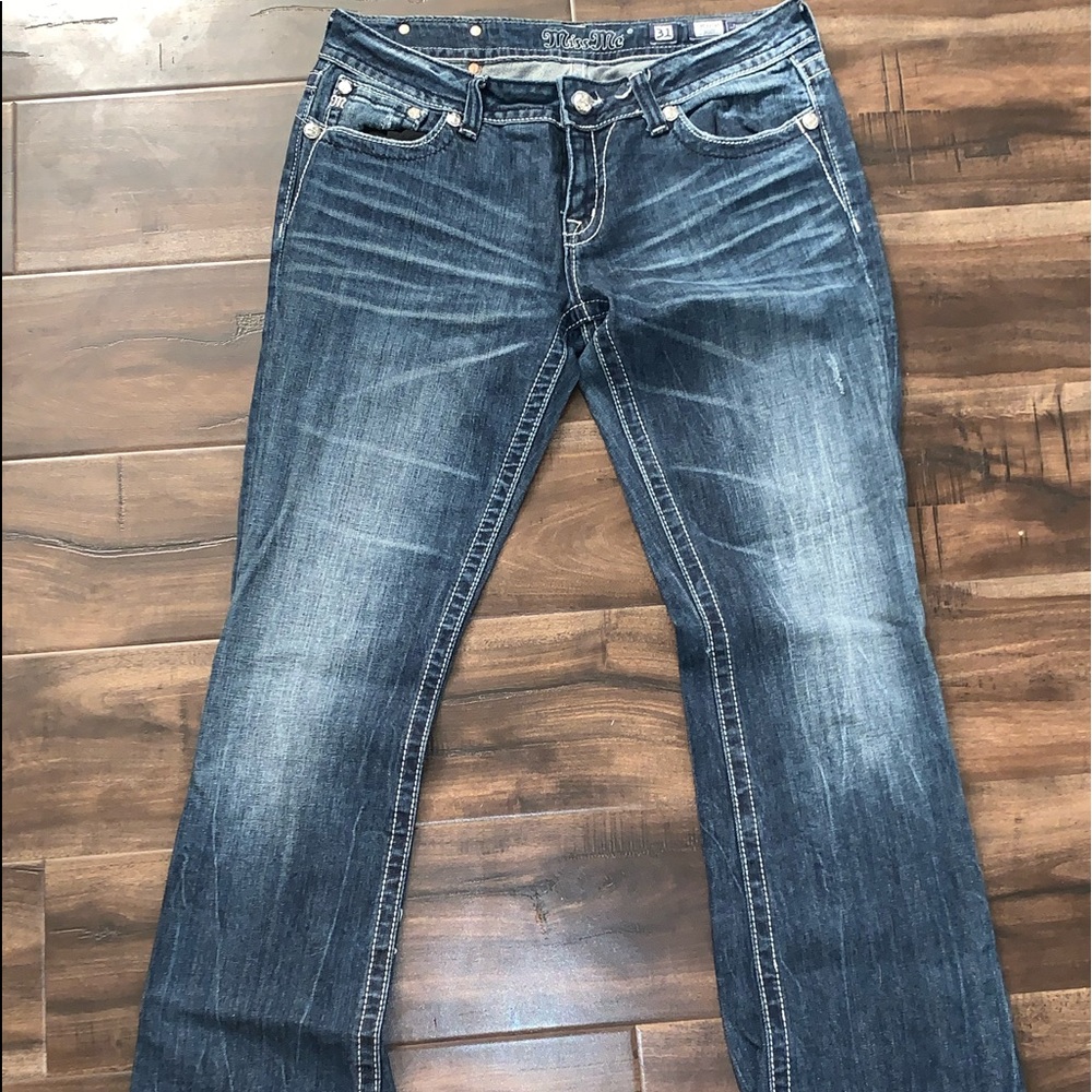 These pair of non ripped jeans